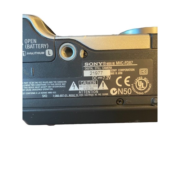 Sony FD Mavica Digital Still Camera, Model MVC-FD87 W/ Battery Pack, Untested - Picture 3 of 7